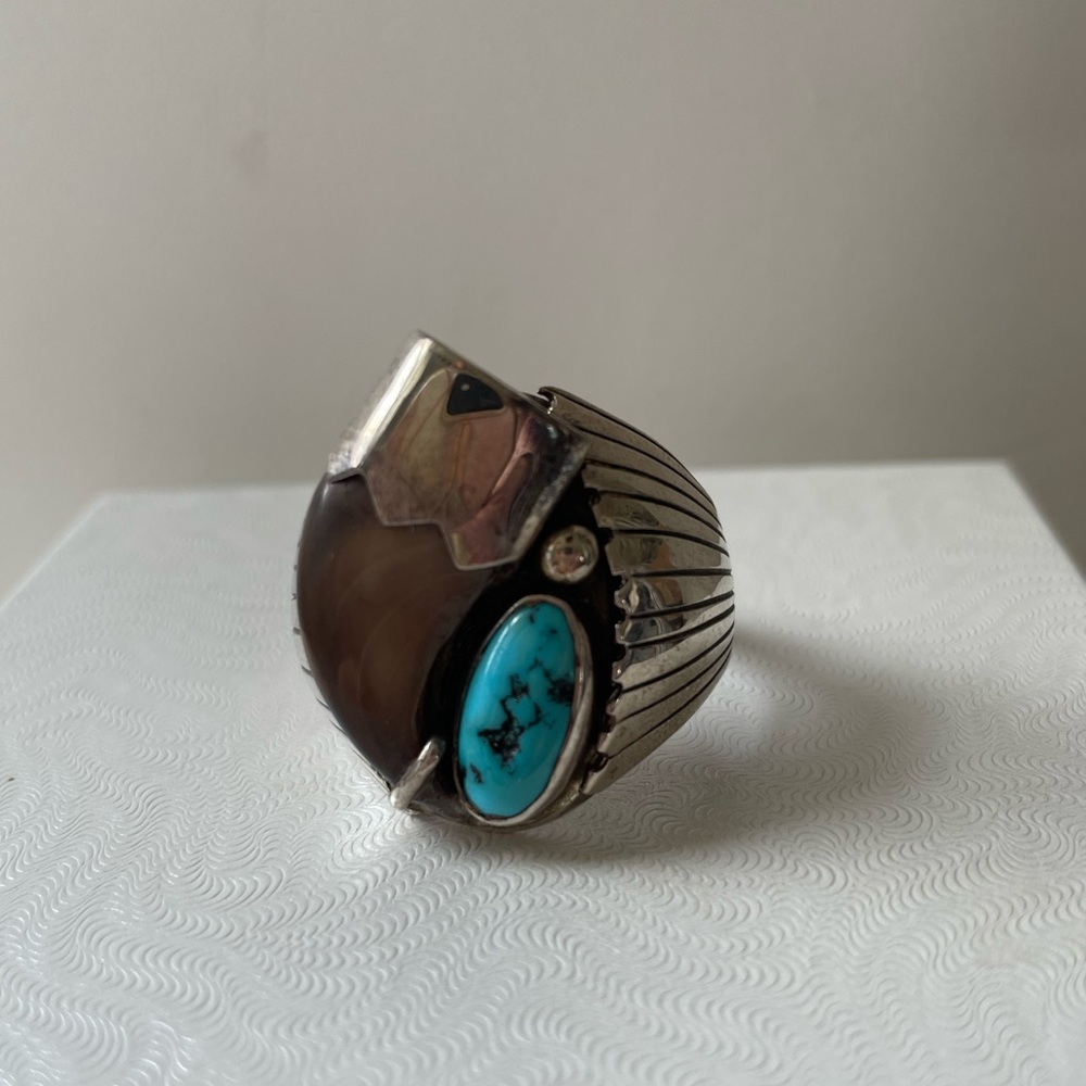Large claw ring